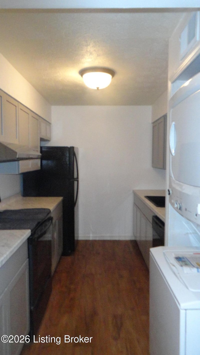3503 Lodge Ln #307, Louisville, KY 40218