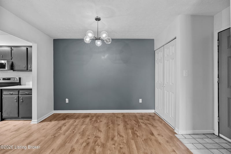 3504 Lodge Ln #APT 131, Louisville, KY 40218