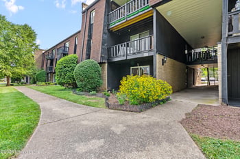 3504 Lodge Ln #APT 131, Louisville, KY 40218