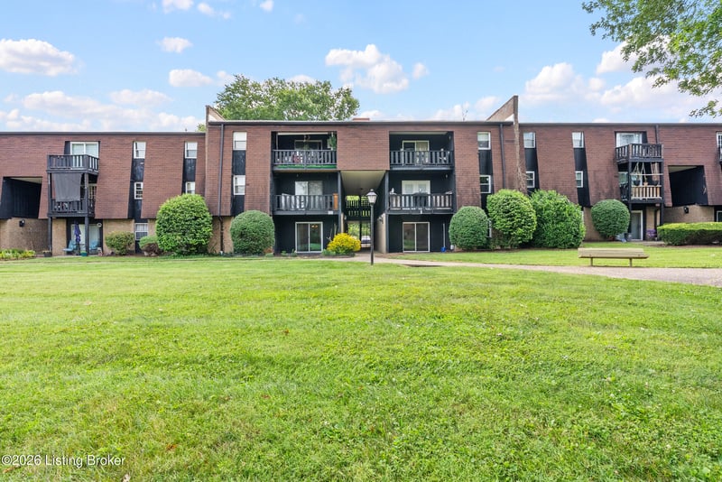 3504 Lodge Ln #APT 131, Louisville, KY 40218