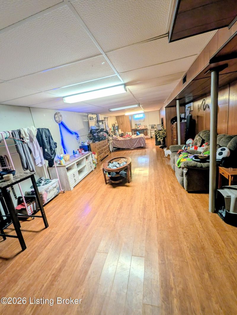 3505 Janell Rd, Louisville, KY 40216