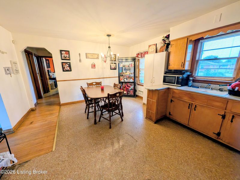 3505 Janell Rd, Louisville, KY 40216