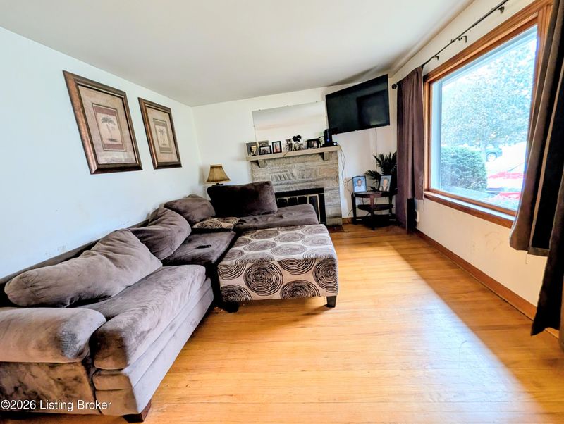 3505 Janell Rd, Louisville, KY 40216