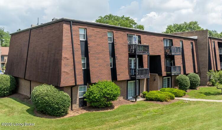 3505 Lodge Ln #112, Louisville, KY 40218