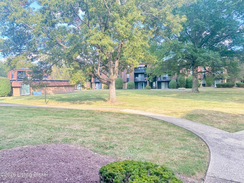 3505 Lodge Ln #APT 311, Louisville, KY 40218