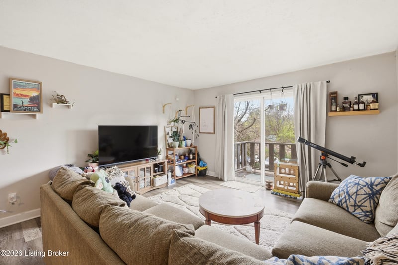 3506 Lodge Ln #APT 326, Louisville, KY 40218