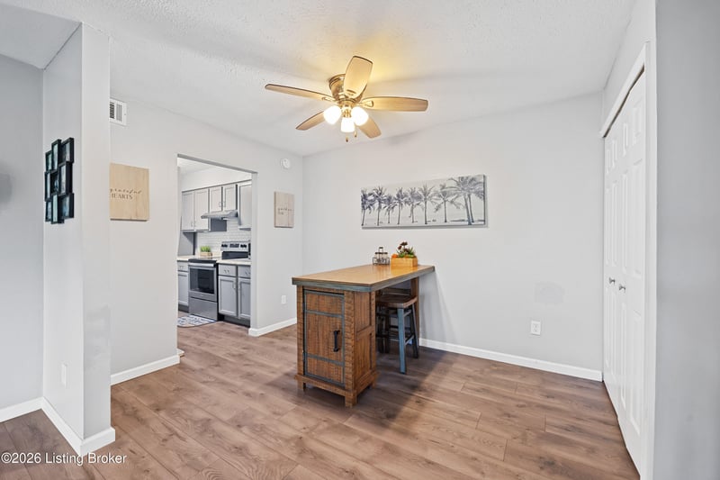 3508 Lodge Ln #123, Louisville, KY 40218