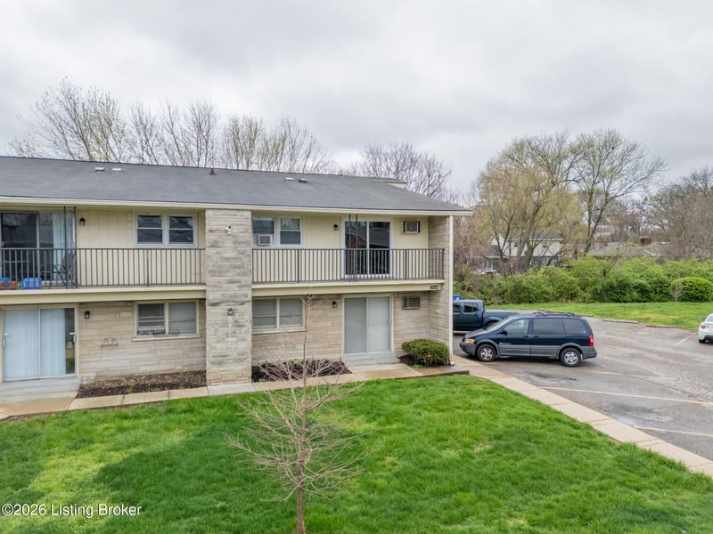 3510 Paragon Ct #10, Louisville, KY 40218