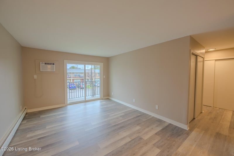 3510 Paragon Ct #10, Louisville, KY 40218
