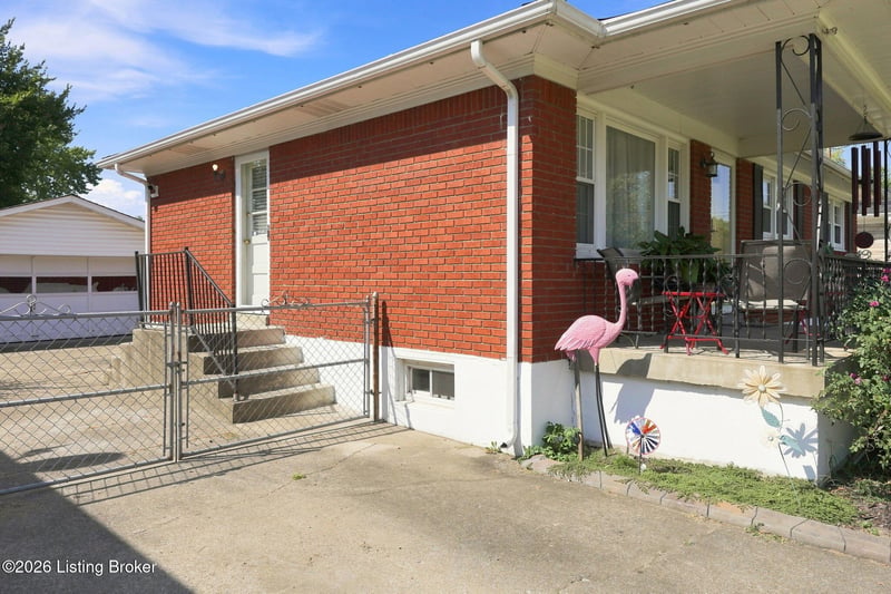 3510 Pineland Dr, Louisville, KY 40219