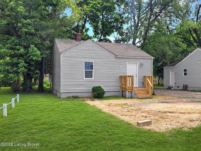 3511 Manslick Rd, Louisville, KY 40215