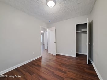 3511 Manslick Rd, Louisville, KY 40215