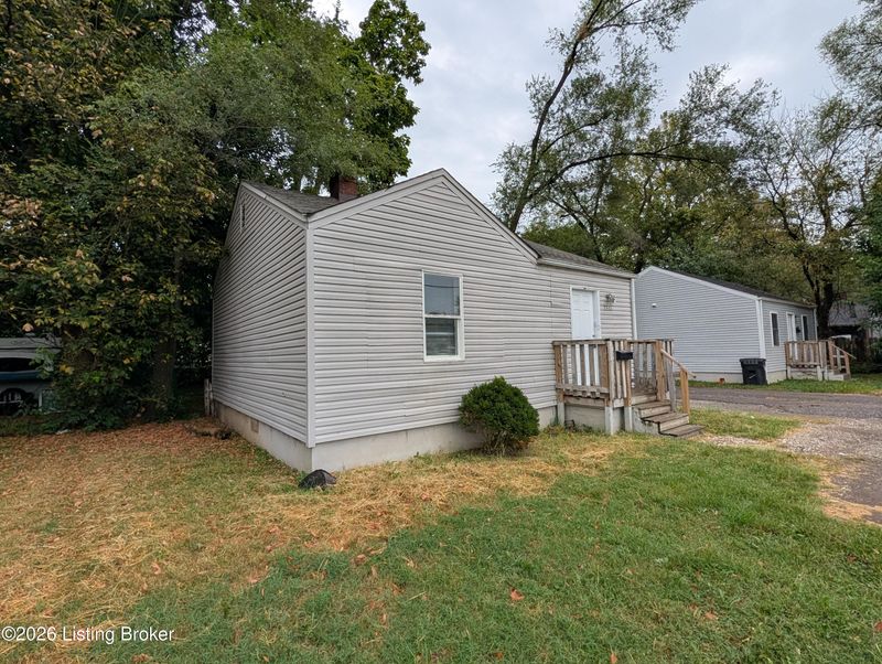 3513 Manslick Rd, Louisville, KY 40215