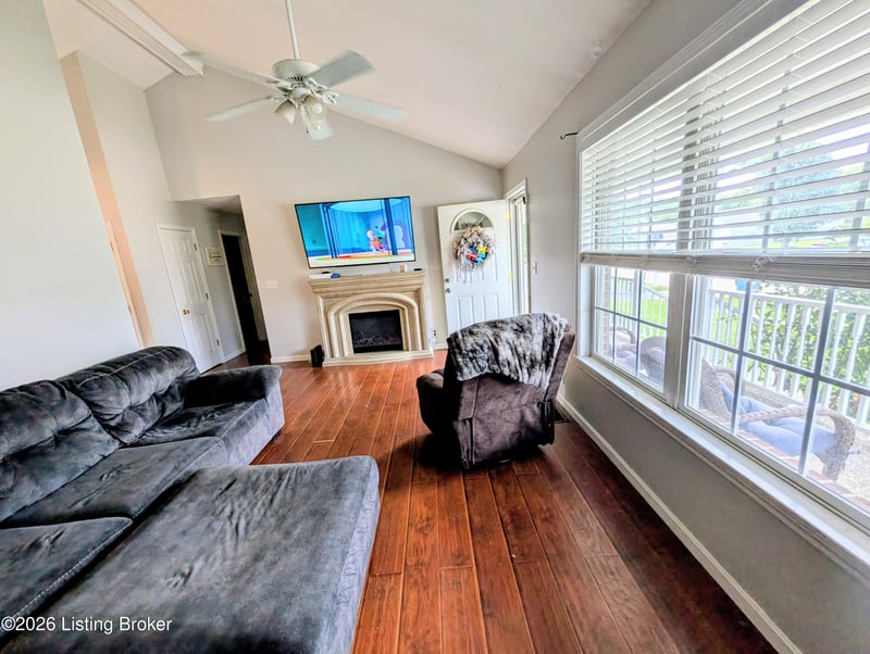 352 River Tc, Shepherdsville, KY 40165