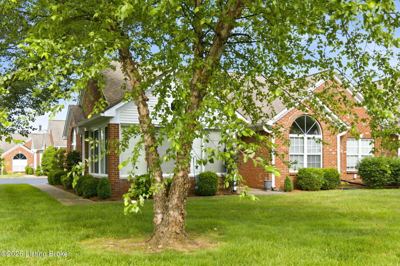 3520 Saint Andrews Village Cir, Louisville, KY 40241