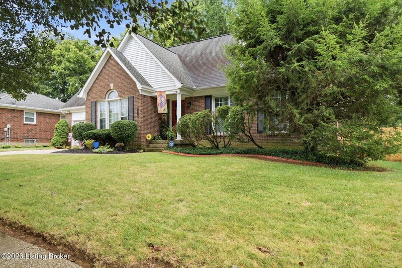 3521 Westwood Farms Dr, Louisville, KY 40220