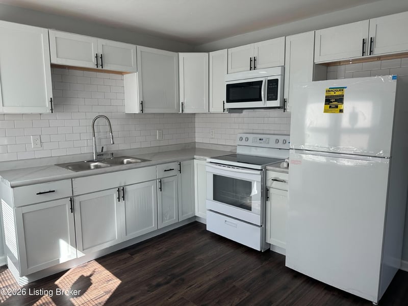 3526 Henry Ave, Louisville, KY 40215