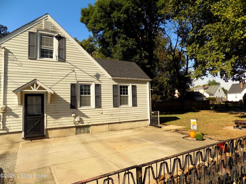 3535 Warner Ave, Louisville, KY 40207