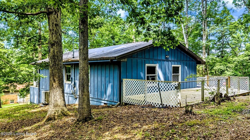 3538 Doe Valley Pkwy, Brandenburg, KY 40108
