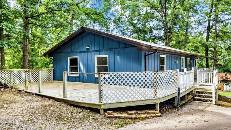 3538 Doe Valley Pkwy, Brandenburg, KY 40108