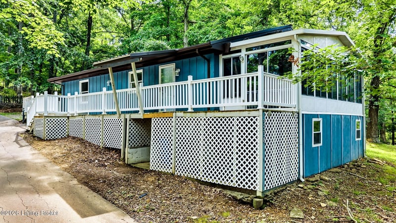 3538 Doe Valley Pkwy, Brandenburg, KY 40108
