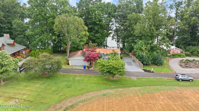 360 Maple Dr, Scottsville, KY 42164