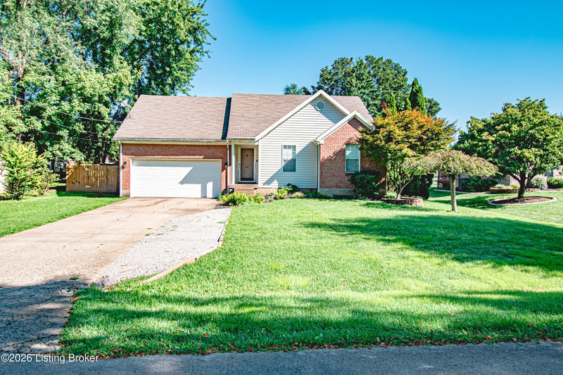 360 Shadowlawn Dr, Louisville, KY 40229