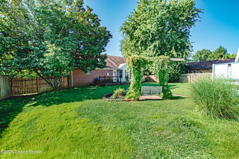 360 Shadowlawn Dr, Louisville, KY 40229