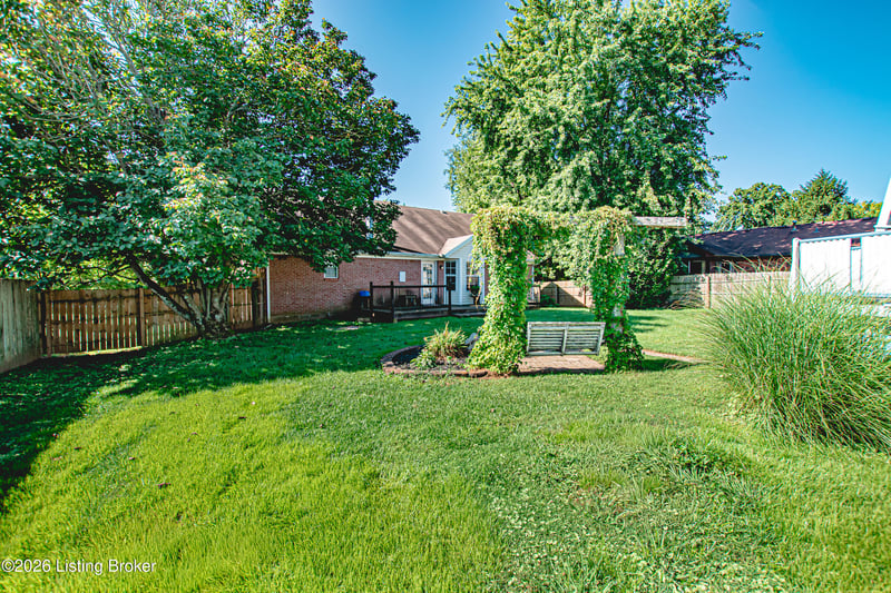 360 Shadowlawn Dr, Louisville, KY 40229