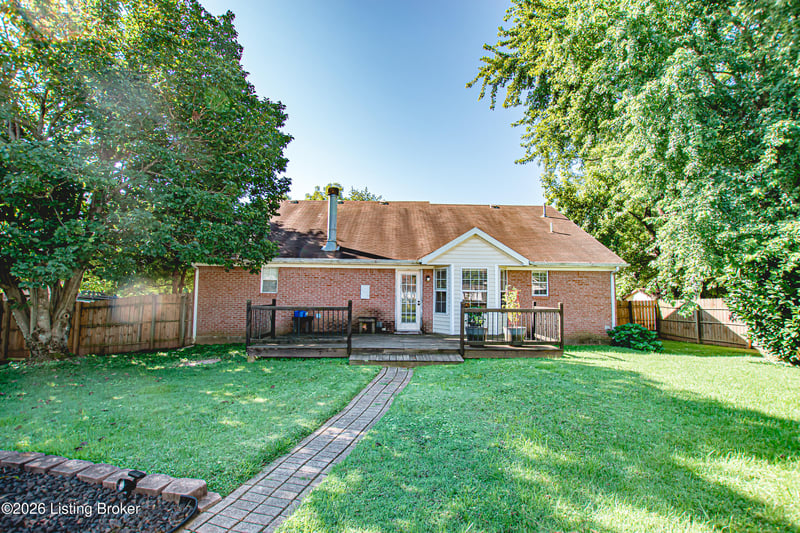 360 Shadowlawn Dr, Louisville, KY 40229