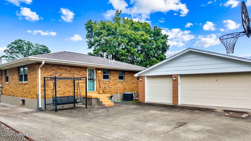 3602 Nellie Bly Dr, Louisville, KY 40213