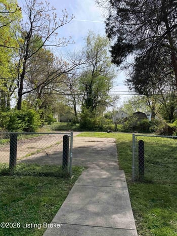 3604 River Park Dr, Louisville, KY 40211