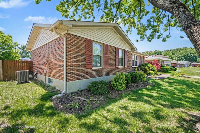 3606 Stacy Ct, Louisville, KY 40214