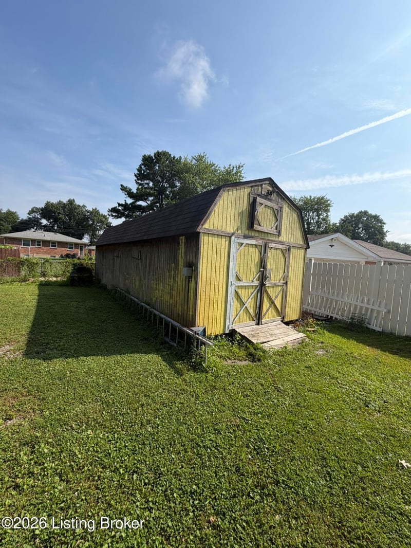 3607 Little John Ct, Louisville, KY 40219
