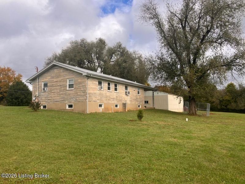 361 Valley Ln, Shepherdsville, KY 40165