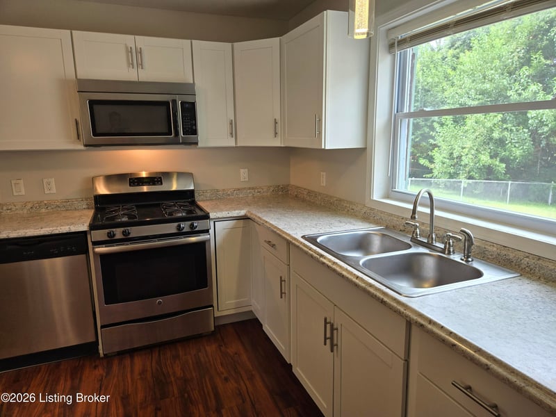 3613 Freedom Way, Louisville, KY 40229