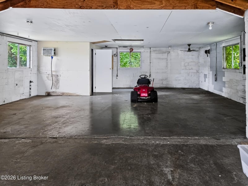 3613 Freedom Way, Louisville, KY 40229