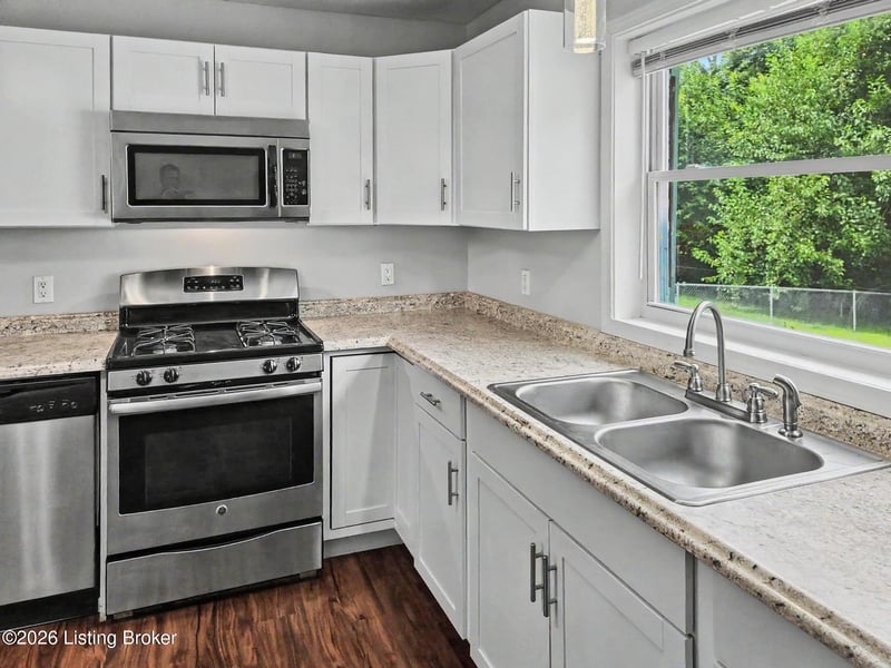 3613 Freedom Way, Louisville, KY 40229