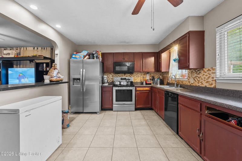 3620 Regatta Way, Louisville, KY 40211