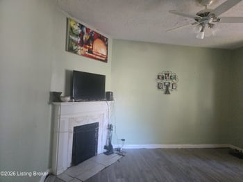 3638 River Park Dr, Louisville, KY 40211