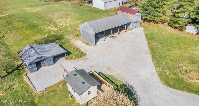 364 Fairview Ln, Shepherdsville, KY 40165
