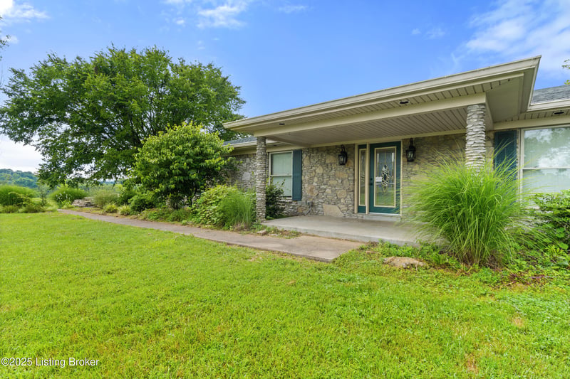 364 Fairview Ln, Shepherdsville, KY 40165
