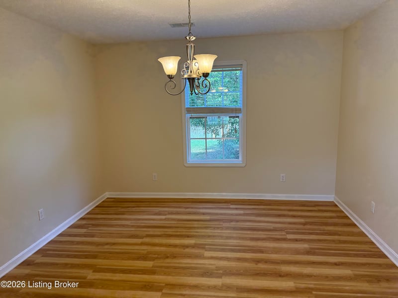 364 Valley View Dr, Vine Grove, KY 40175