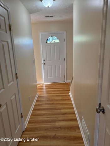 364 Valley View Dr, Vine Grove, KY 40175