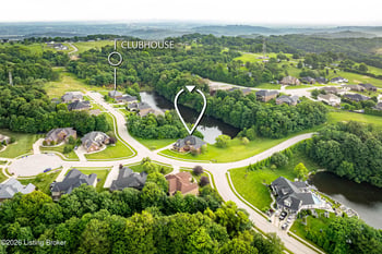 3642 Woodland Lakes Dr, Floyds Knobs, IN 47119