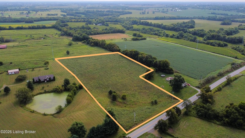 3668 Castle Hwy, Pleasureville, KY 40057