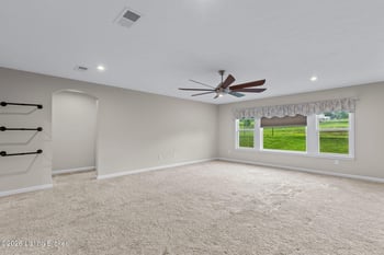 367 Copper Creek Dr, Mt Washington, KY 40047