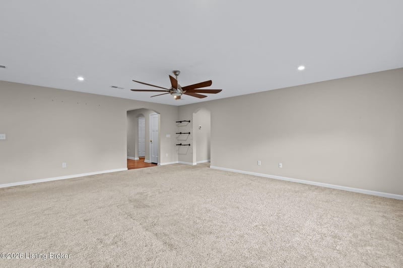 367 Copper Creek Dr, Mt Washington, KY 40047