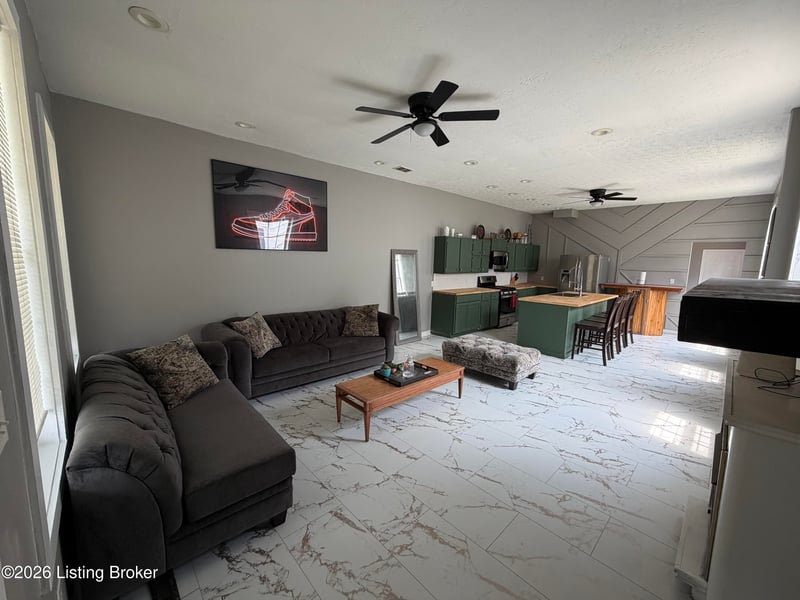 3679 Parthenia Ave, Louisville, KY 40215