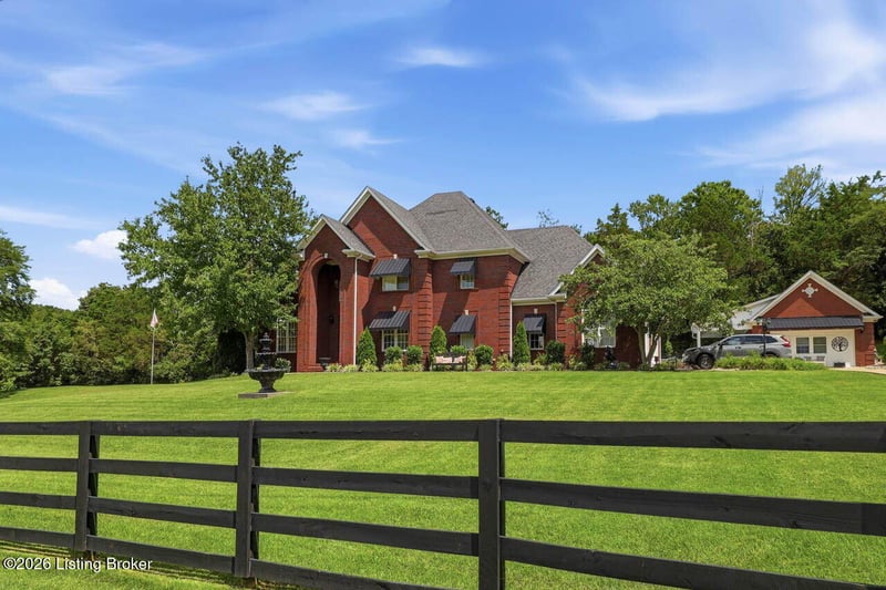 368 Cedar Lake Dr, Taylorsville, KY 40071